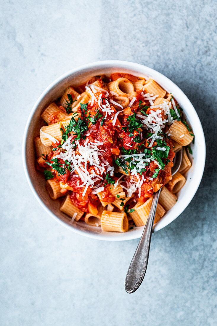 Pasta with vegetarian Bolognese sauce