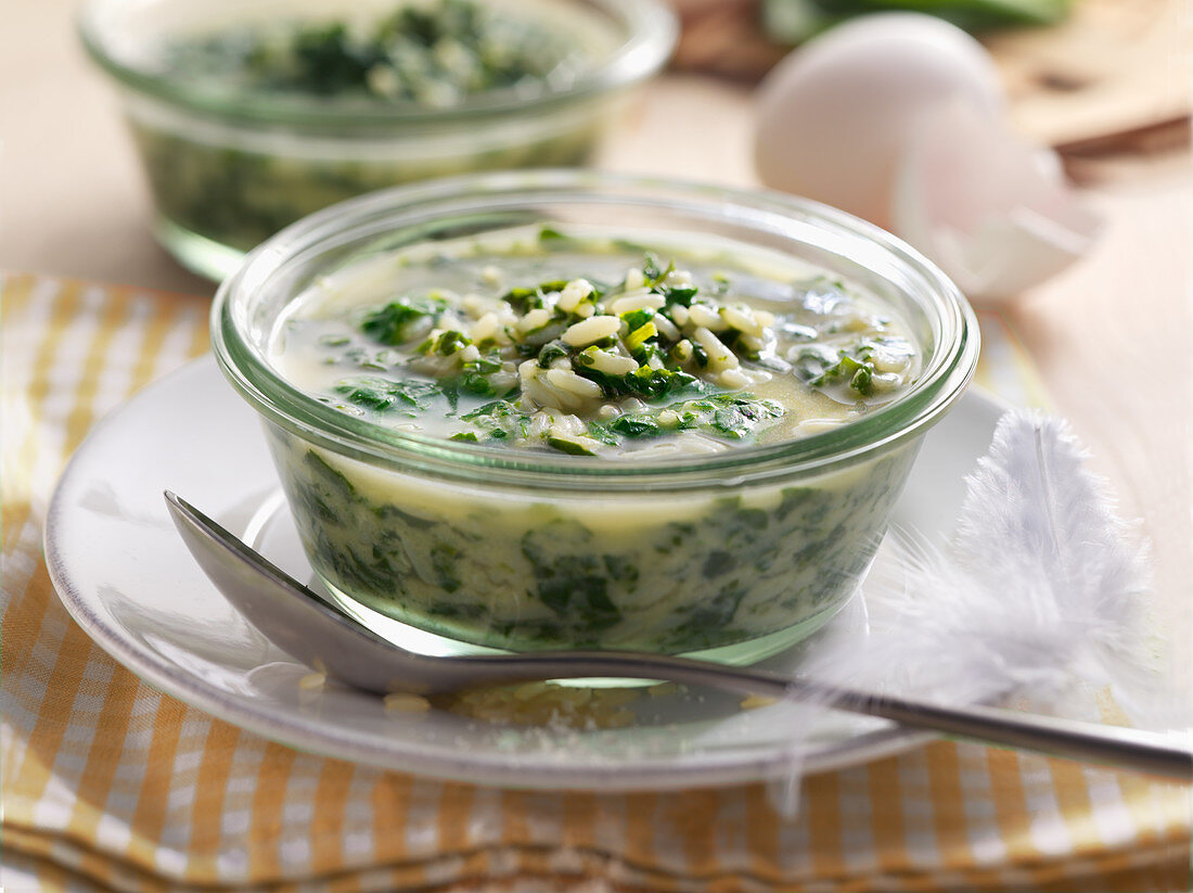 Spinach soup with rice