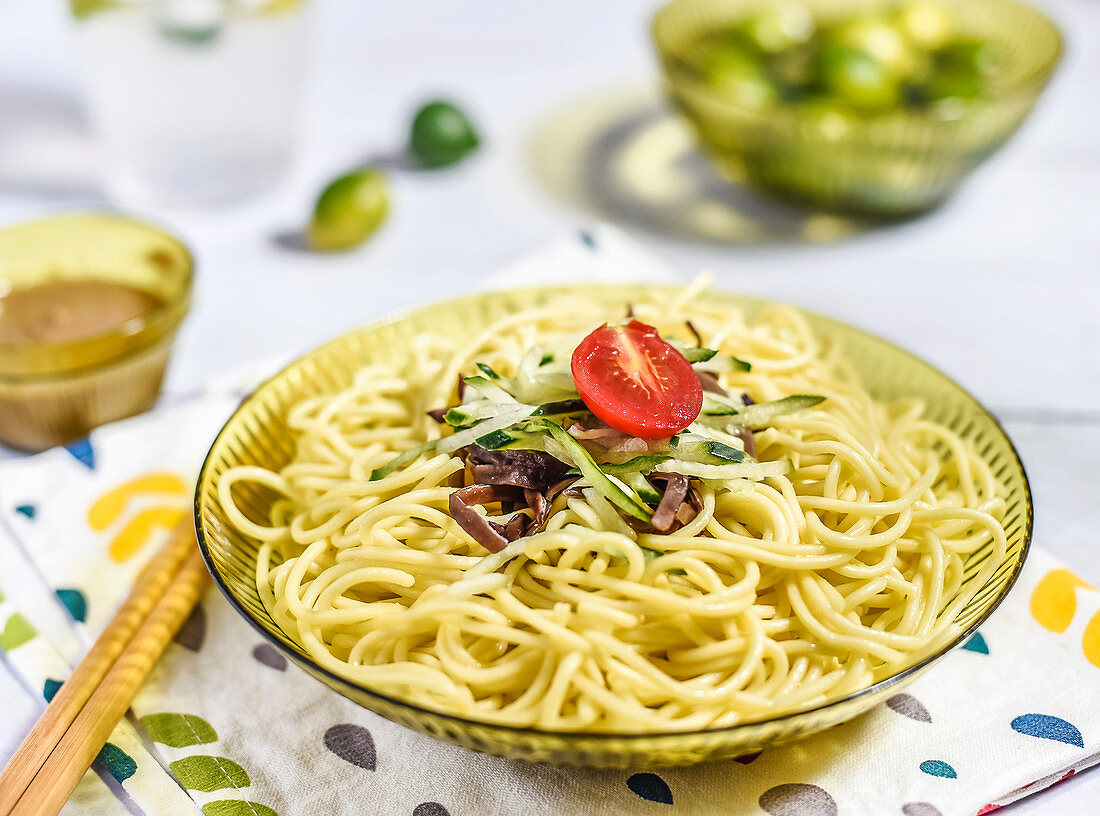 Cold pasta with sesame sauce