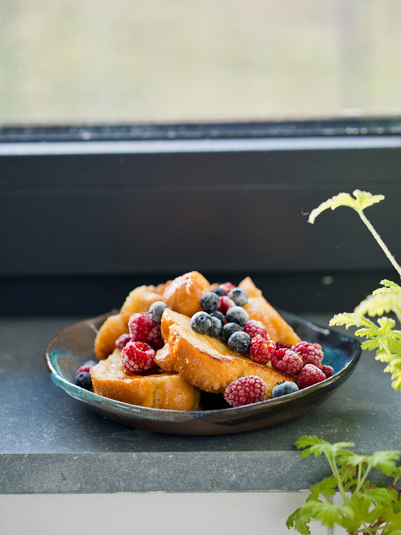 French Toast mit Beeren