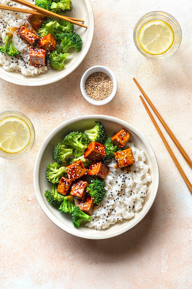 Vegan tofu and broccoli teriyaki bowl.