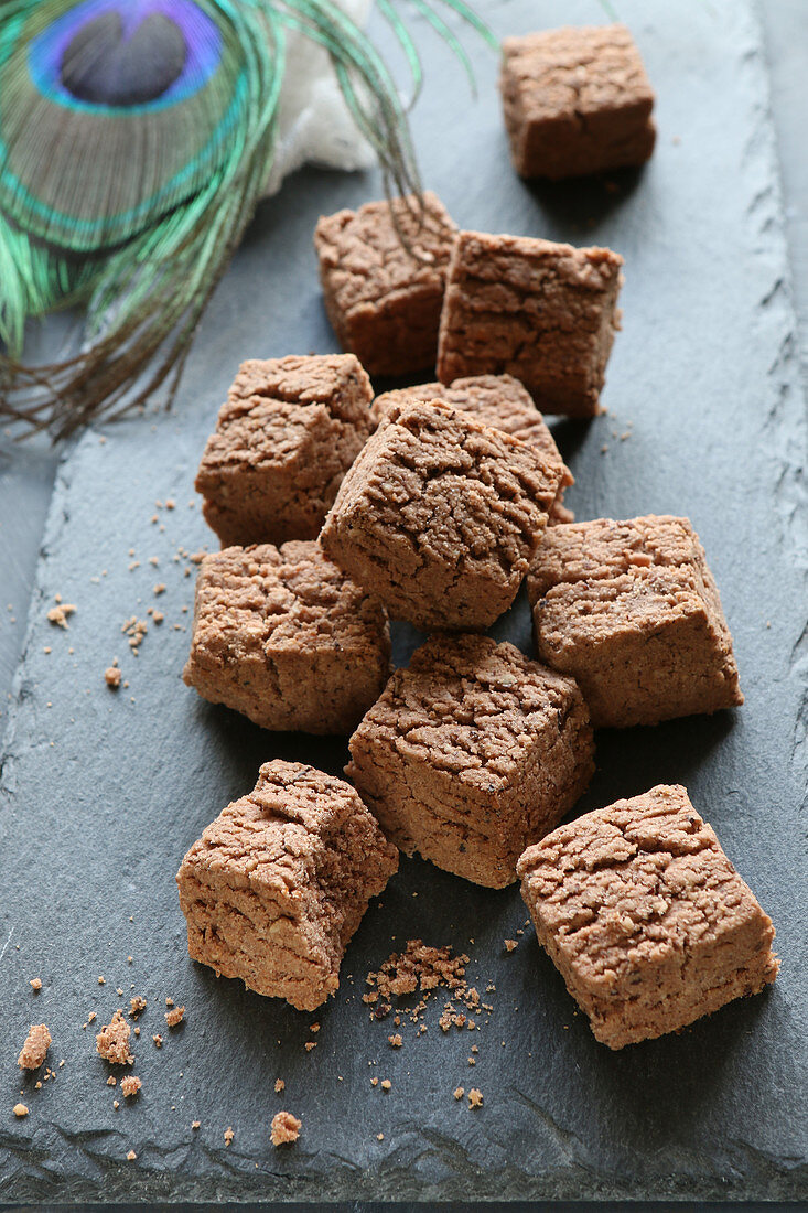 Gluten-free biscuit bites with cocoa and cardamom