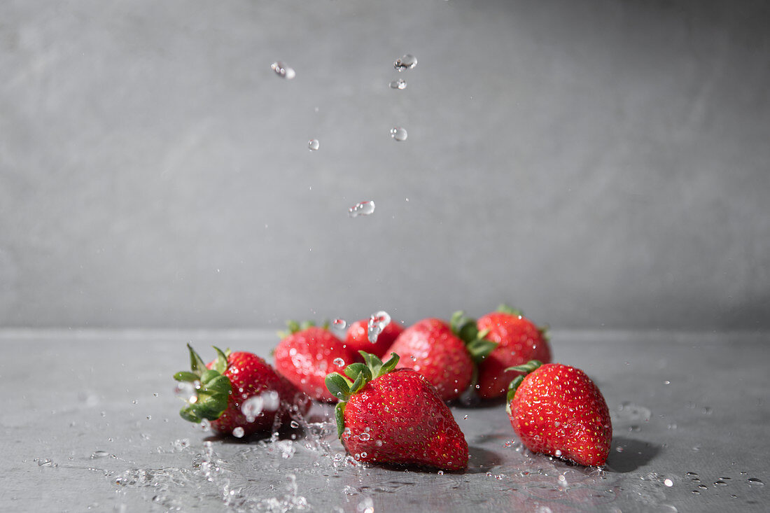 Erdbeeren mit Wassertropfen