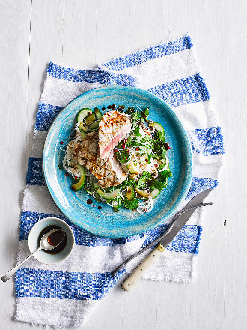 Seared tuna with ponzu dressing and coriander rice noodles
