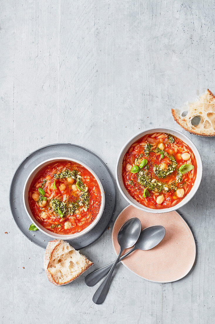 Orzo and tomato soup