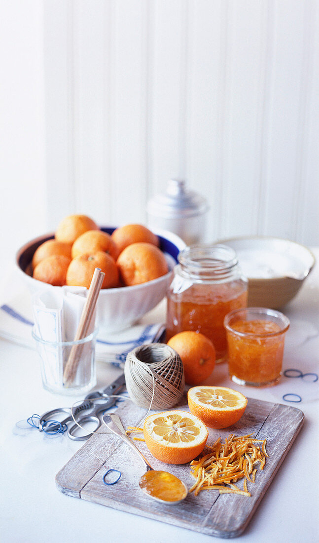 Preparing orange marmelade