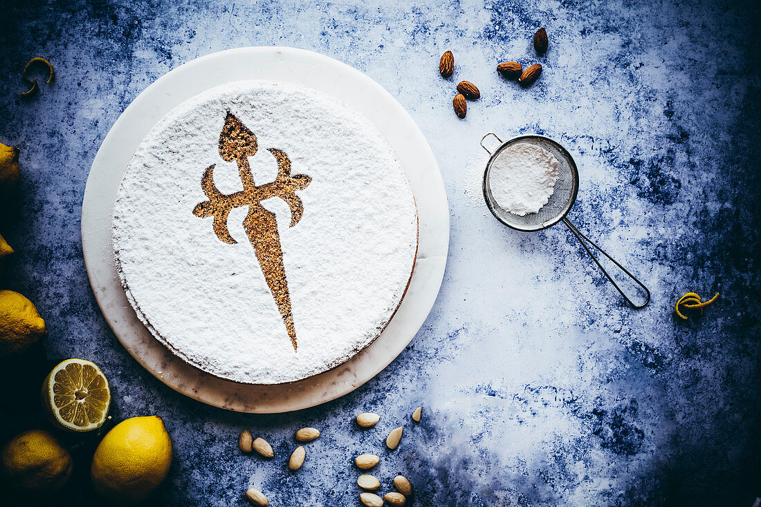 Tarte de Santiago - traditioneller Mandelkuchen aus Galizien