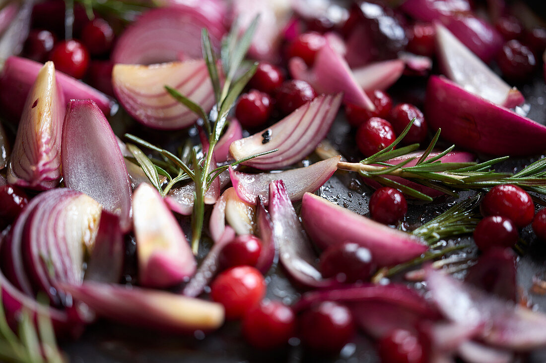 Braised red onions with cranberries and rosemary