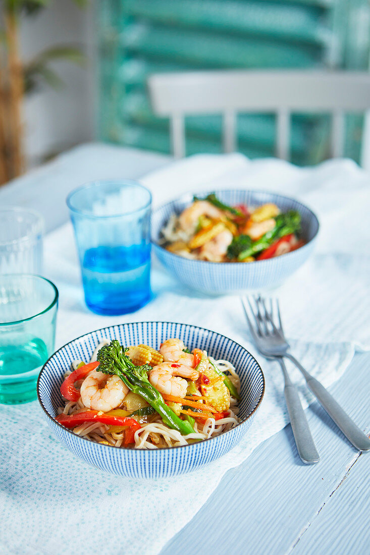 Garnelenpfanne mit Brokkoli und Paprika