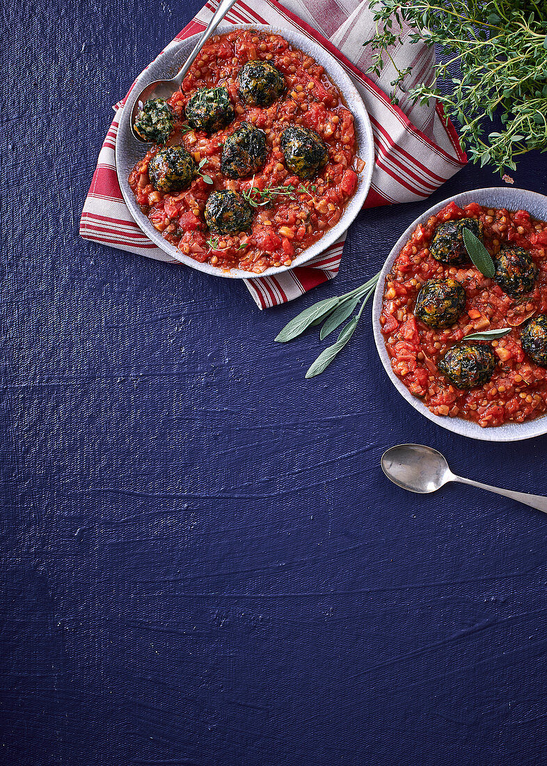 Vegeterian spinach 'meatballs' in lentil Napoli sauce