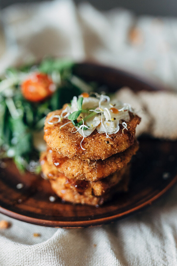 Salmon burgers with salad