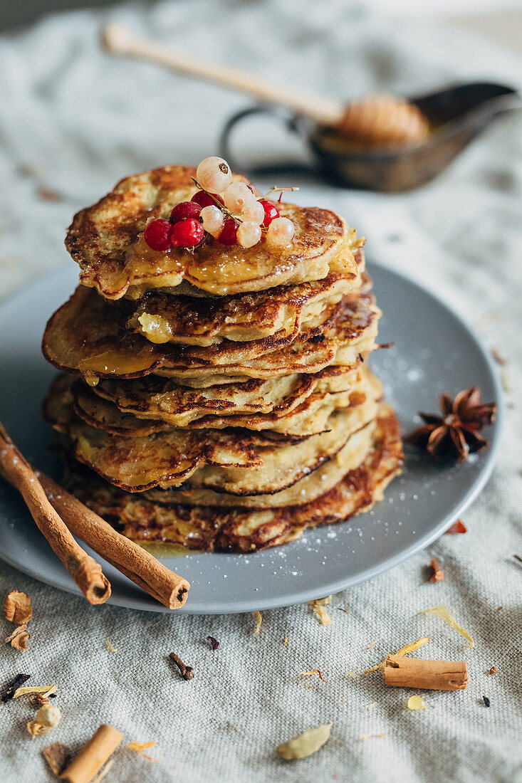 Buchweizenpfannkuchen mit Sternanis und Zimt