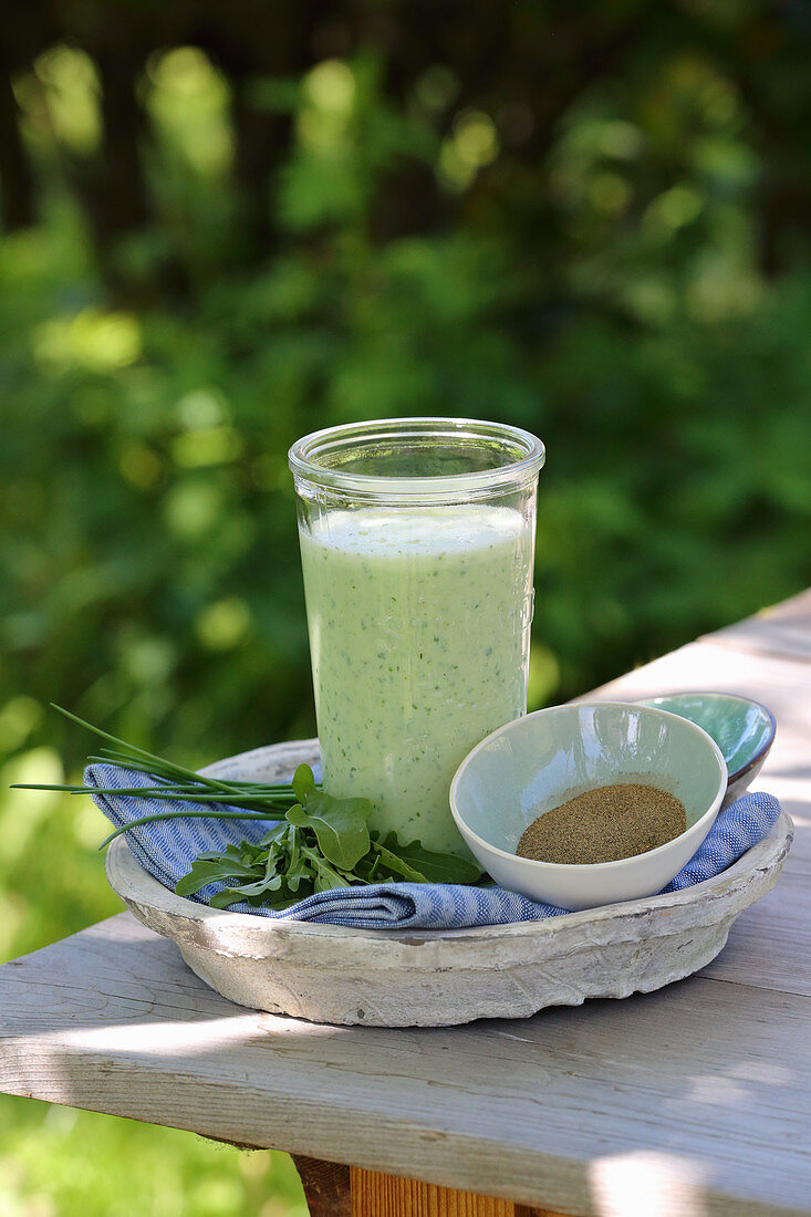 Buttermilch mit Kräutern