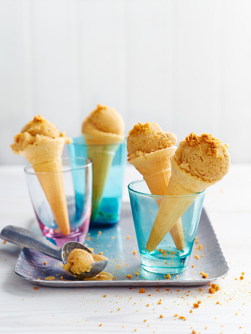 Apple crumble ice cream in cones