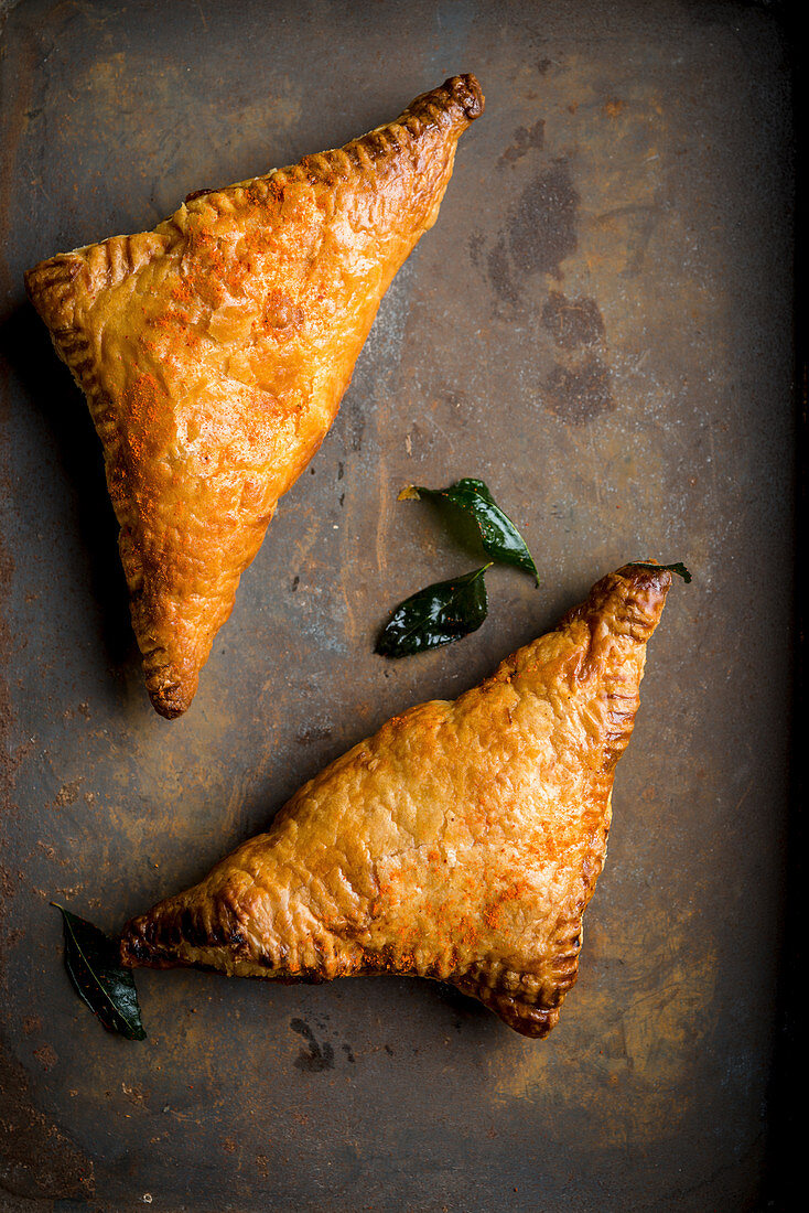 Puff pastries filled with vegetables