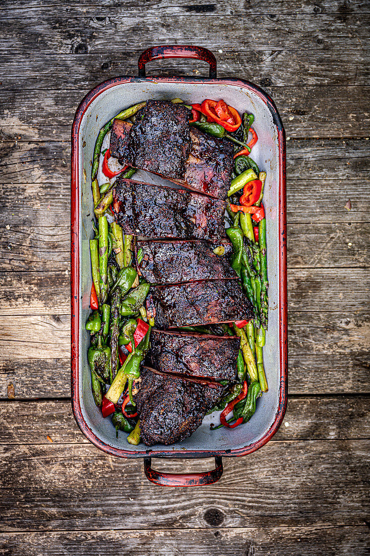 Grilled beef ribs with vegetables
