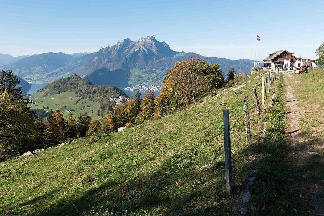 Wandern auf dem Bürgenstock, Kanton Luzern, Schweiz
