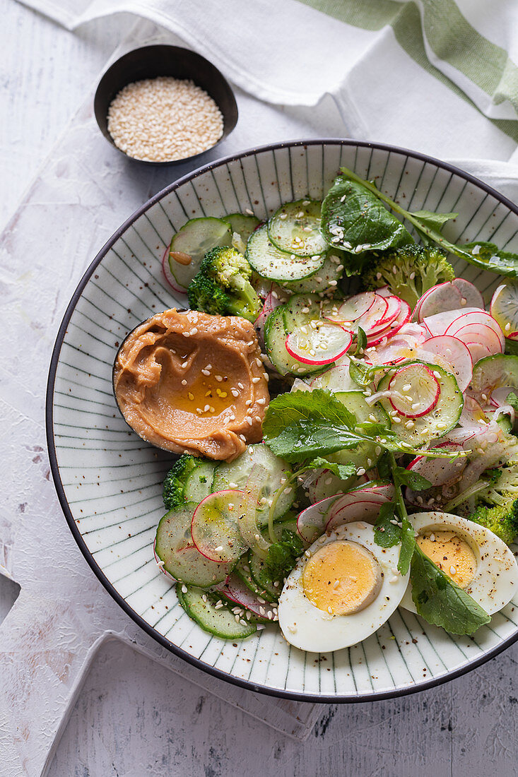 Gado Gado mit Erdnusssauce (Indonesien)