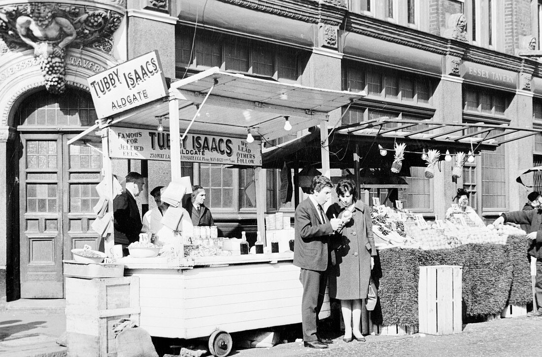 Tubby Isaacs' stall, Middlesex Street, Aldgate, London