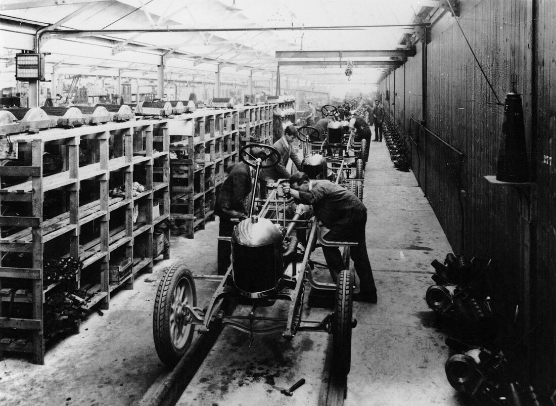 Assembly line of the Morris Bullnose, Oxfordshire, 1925