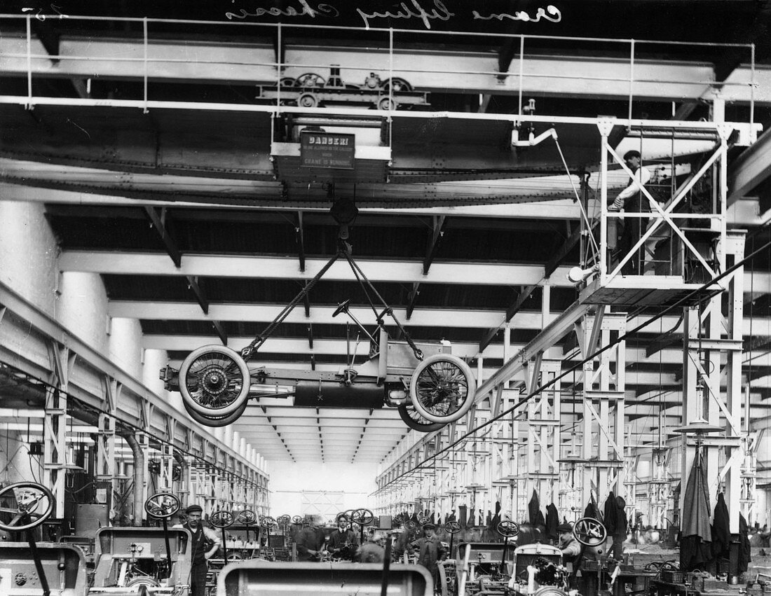 The Daimler chassis shop, c1911-c1914