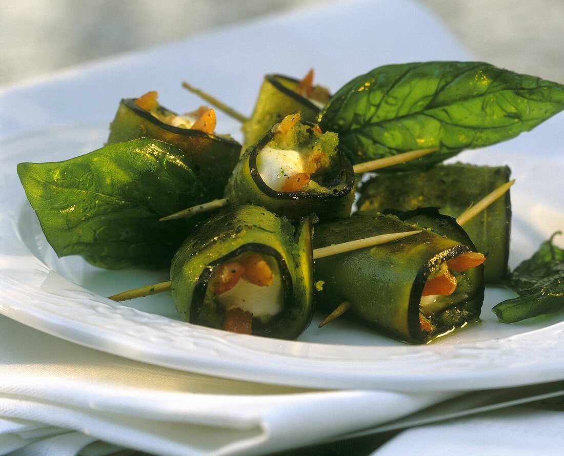 Aubergine rolls stuffed with cheese 