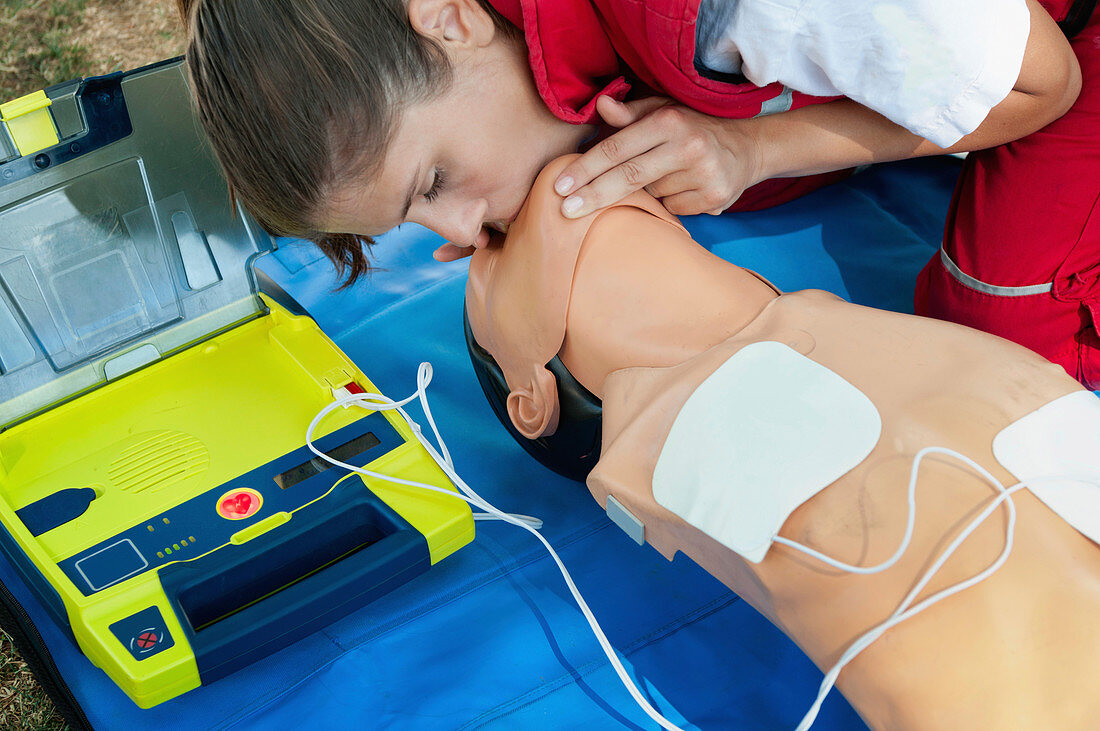 CPR training with defibrillator
