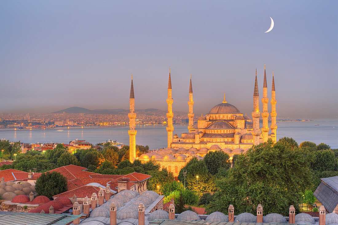 Blue Mosque, Istanbul, Turkey, at dusk