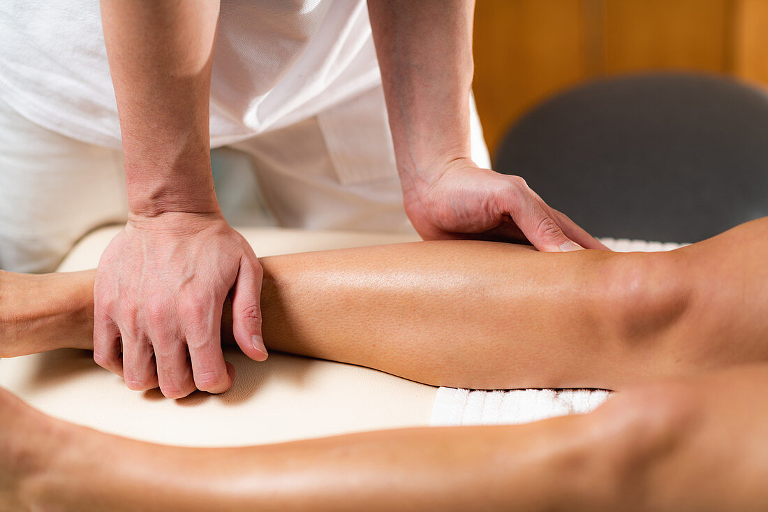Osteopathy treatment for knee pain