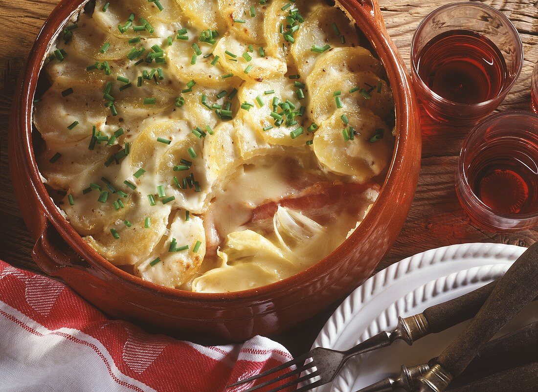 Savoy cheese potatoes (potato gratin with bacon & cheese)