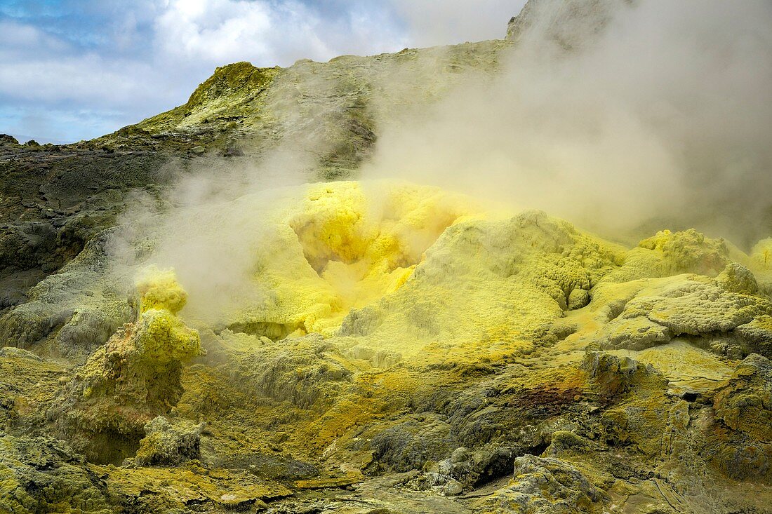 Whakaari volcano sulphur deposits,New Zealand