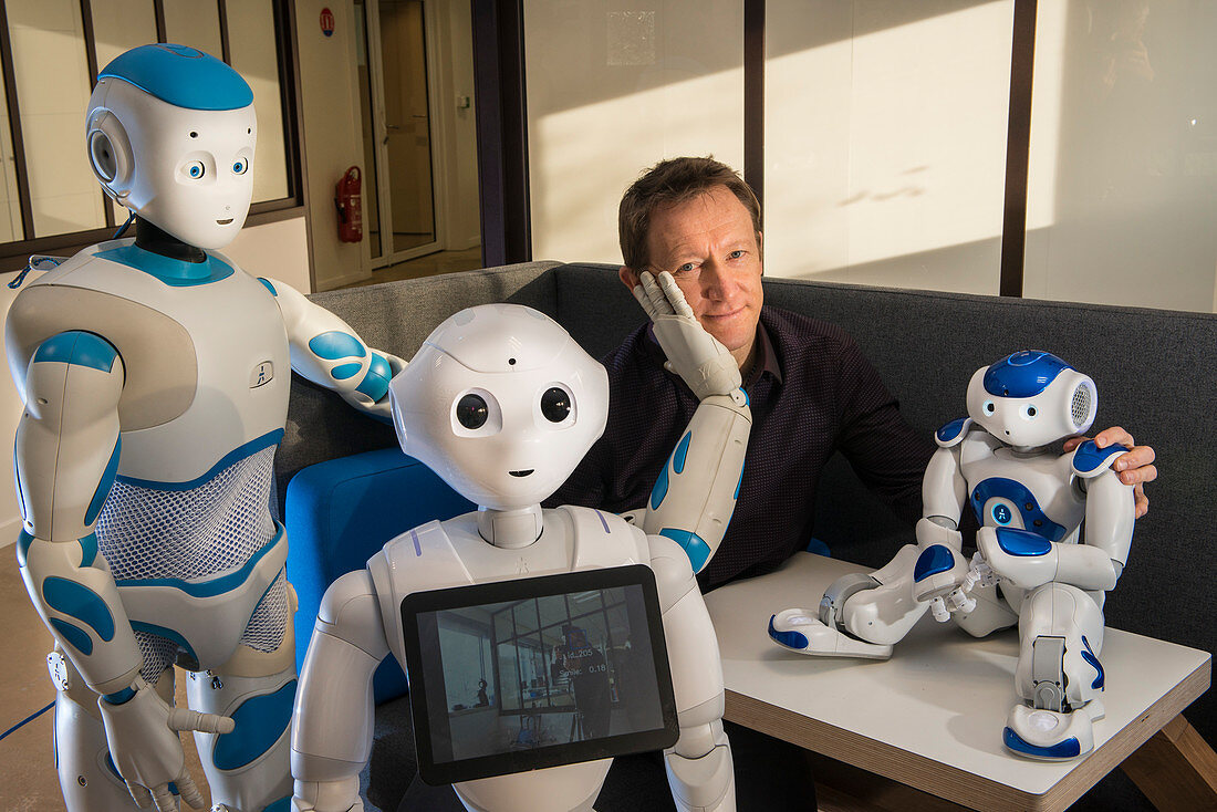 Rodolphe Gelin with Romeo, Nao and Pepper robots