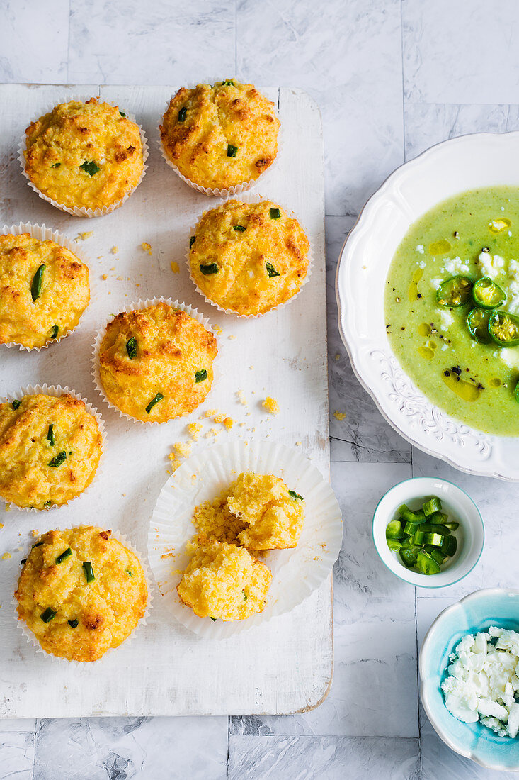 Maismehlmuffins mit Jalapenos und Cheddar (Mexiko)