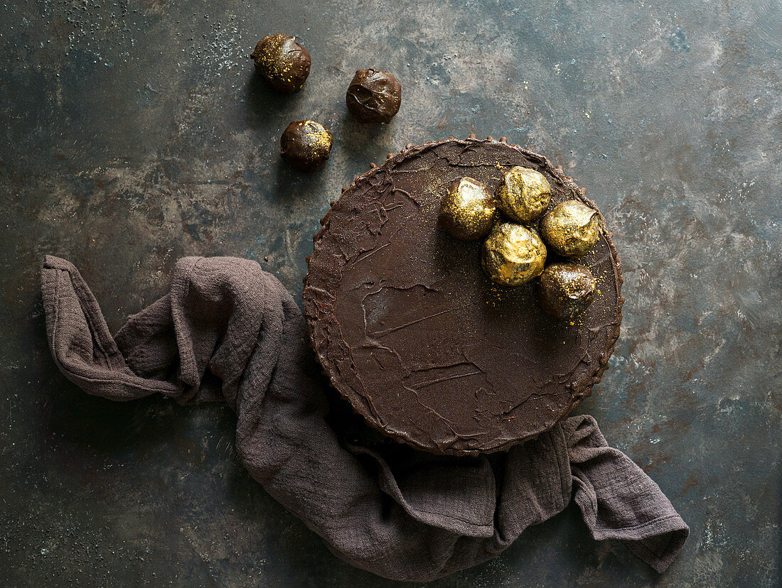 Schokoladenkuchen mit Erdnüssen (Snickers Cake)