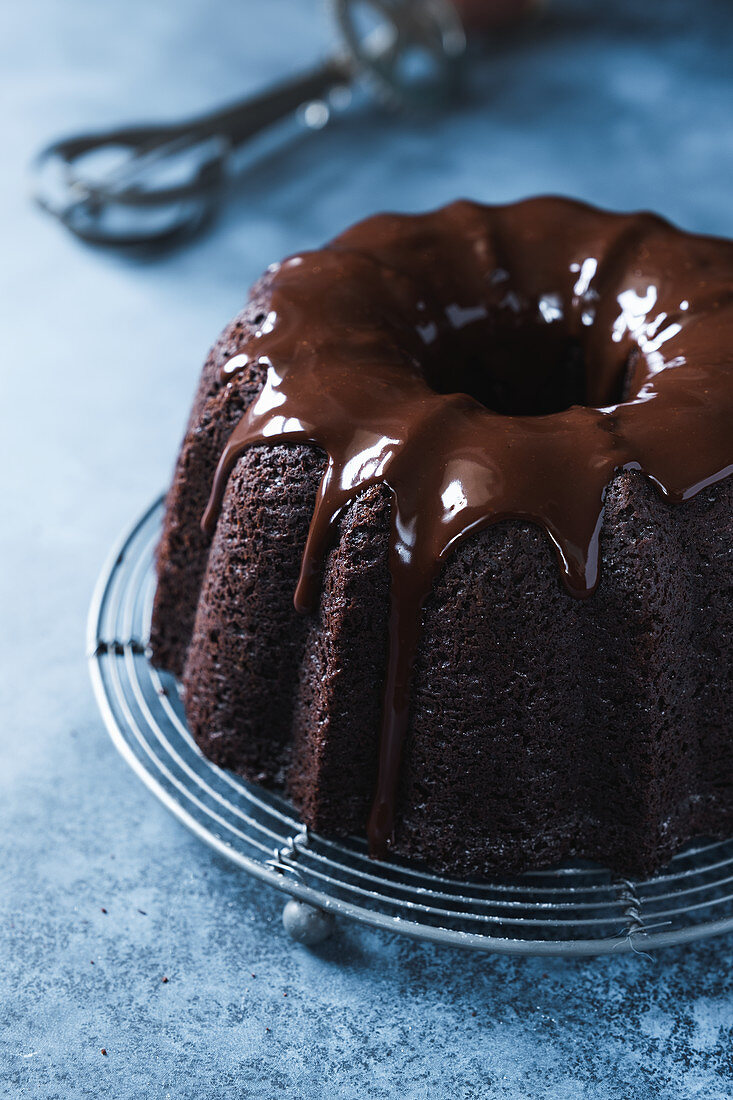 Glutenfreier Schokoladen-Rote-Bete-Kuchen mit Schokoladenglasur