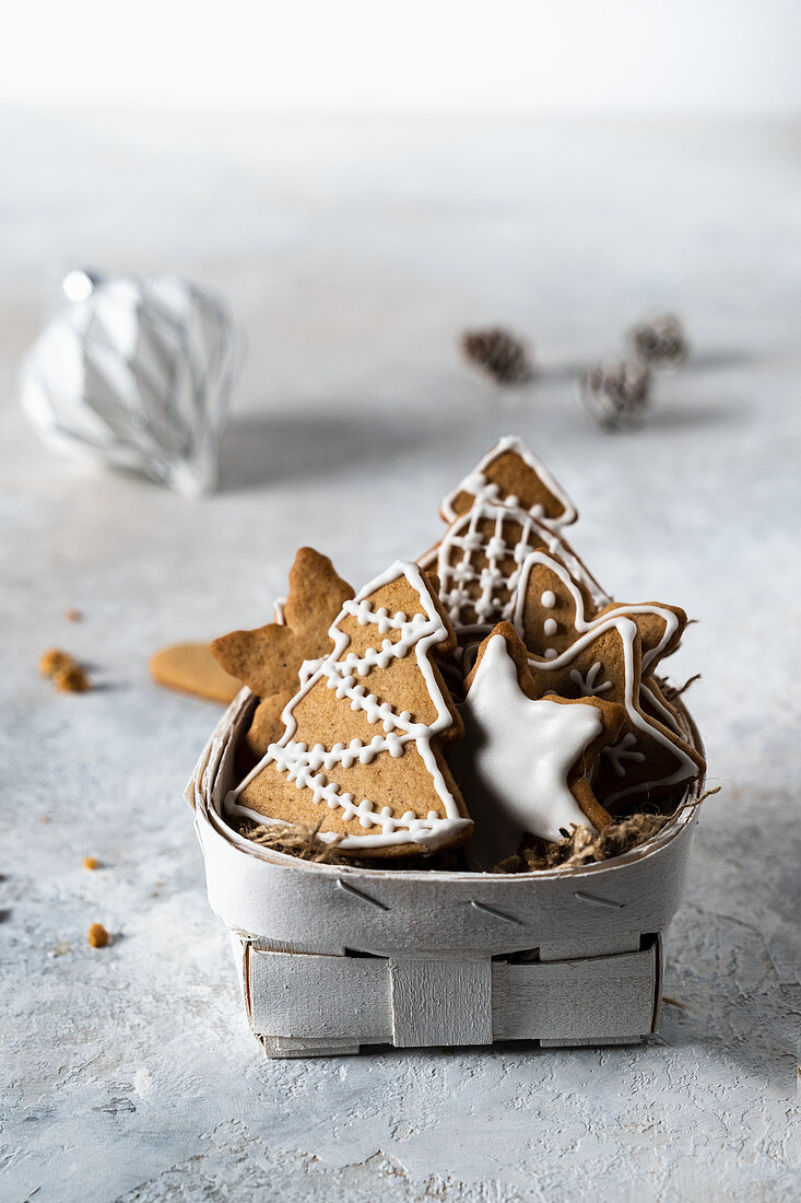 Gingerbreads with icing