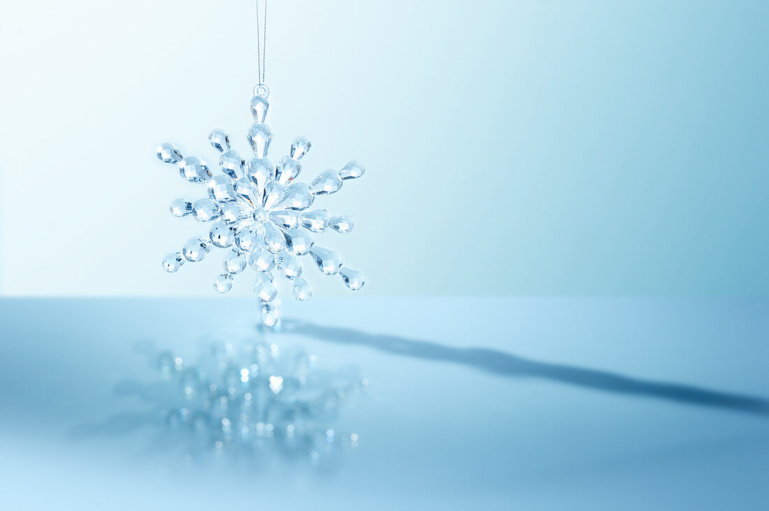 Glass snowflake decoration