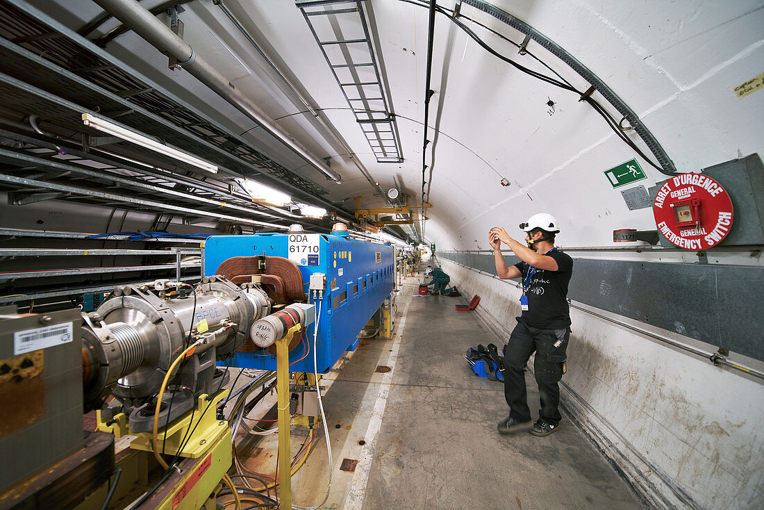 Surveying Super Proton Synchrotron tunnel at CERN
