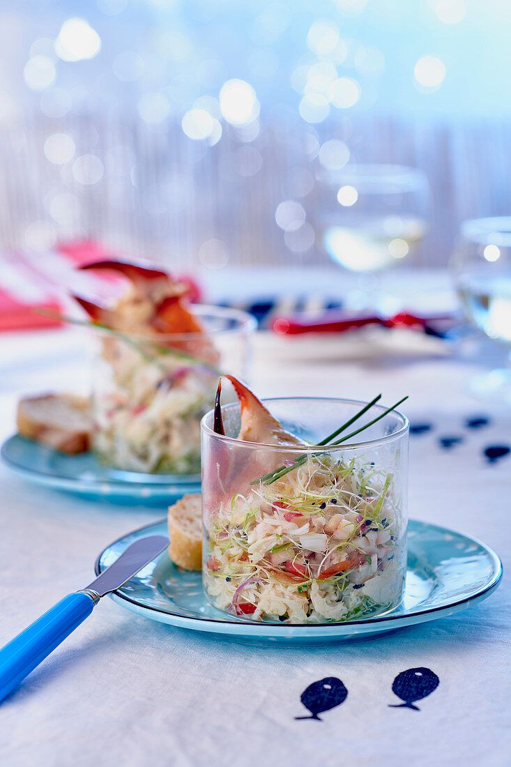 Crab remoulade with bean sprouts, apple and lemon