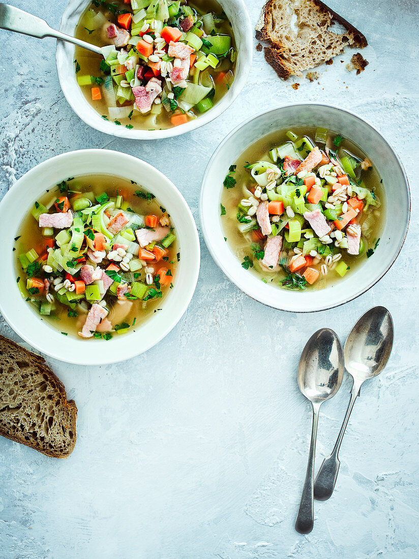 Bacon, barley and leek soup