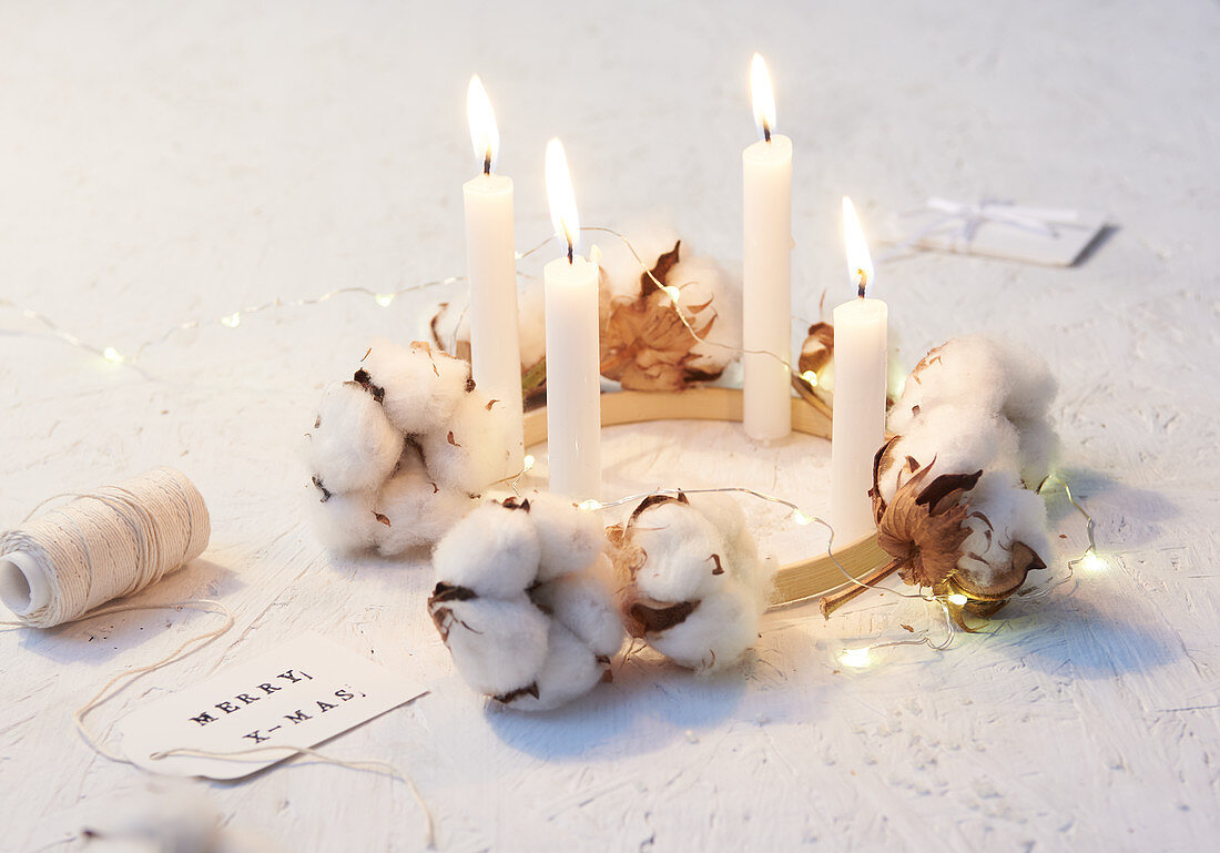 Advent wreath decorated with cotton bolls