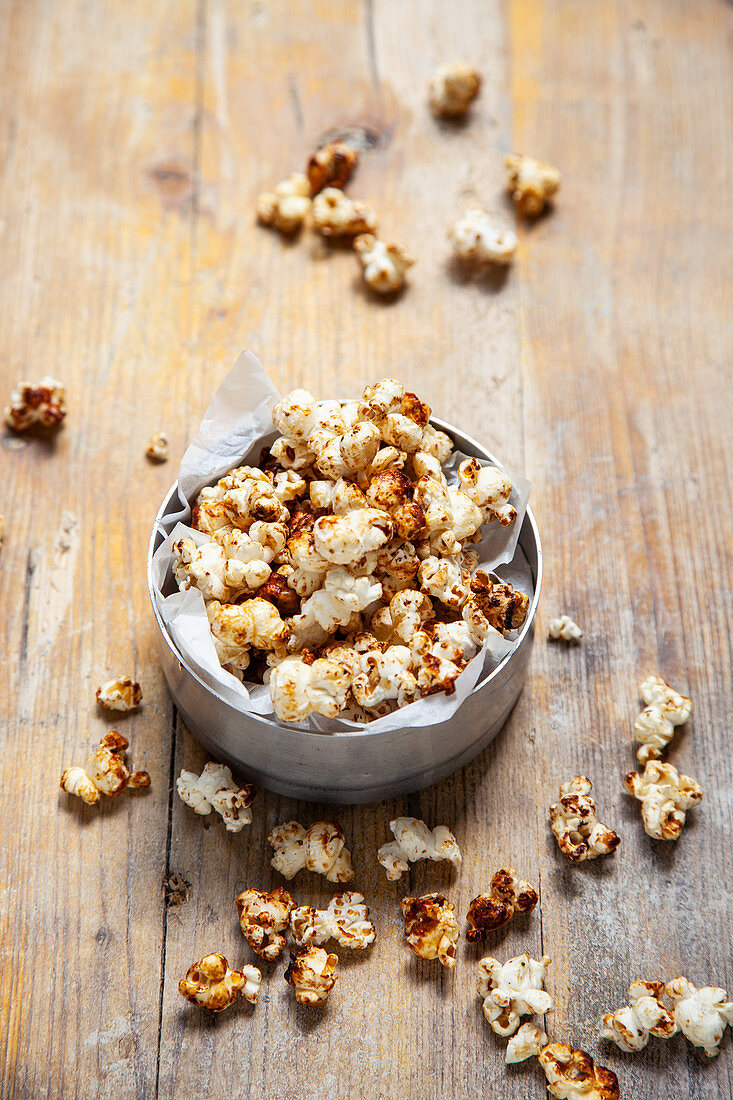 Homemade caramel popcorn