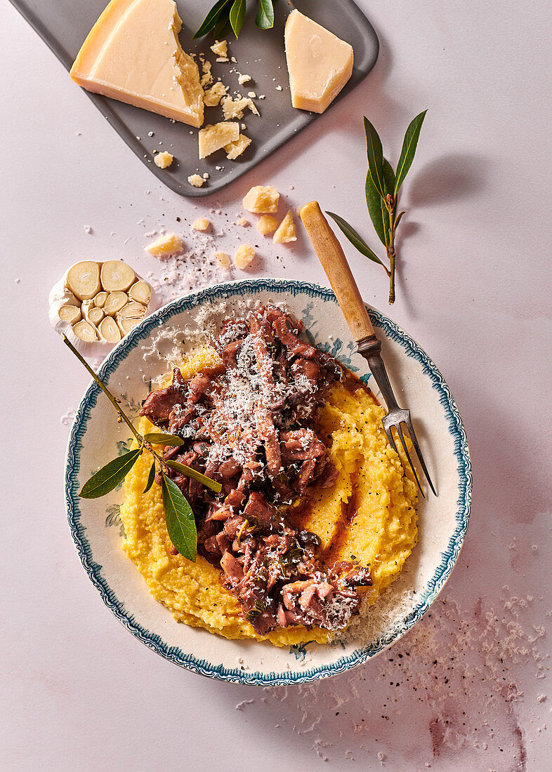 Wildpilzragout mit cremiger Kokospolenta