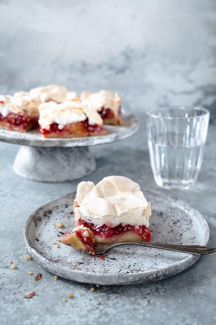 Pflaumenkuchen mit Baiserhaube