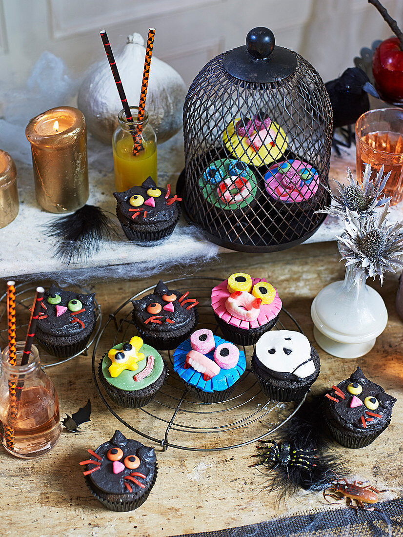 Black Velvet Cupcakes zu Halloween