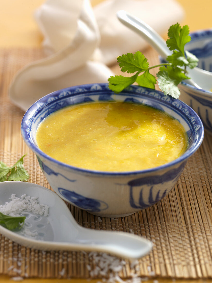 Asiatische Linsensuppe