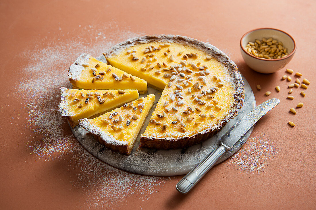 Torta della nonna (Ricotta-Zitronen-Tarte mit Pinienkernen, Italien)