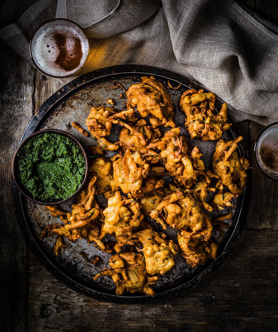 Pakoras im Bierteigmantel mit Dip