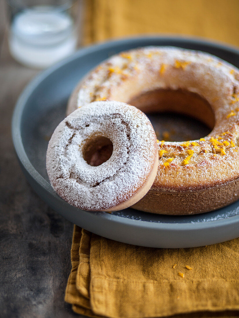 Ringförmiger Orangenkuchen