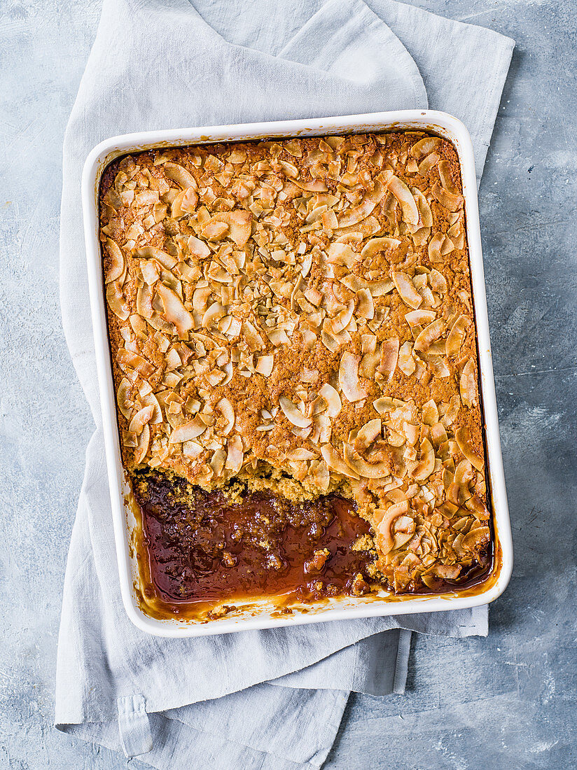 Self-saucing caramel-coconut pudding